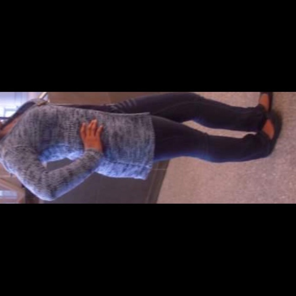 BLUE MARLED SWEATER
